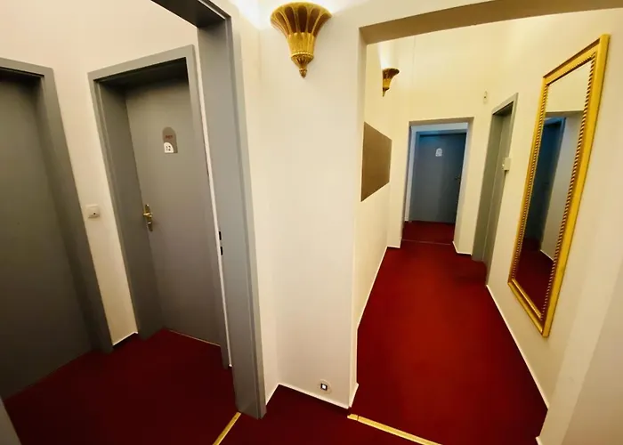 Doppelzimmer Dinner, Direkt Am Alten Strom بيت للعطل